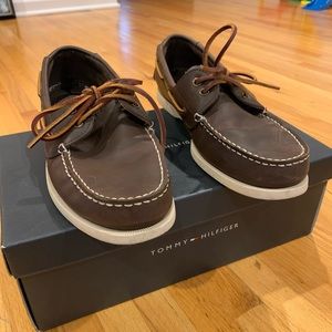 Tommy Hilfiger brown leather bowman boat shoes